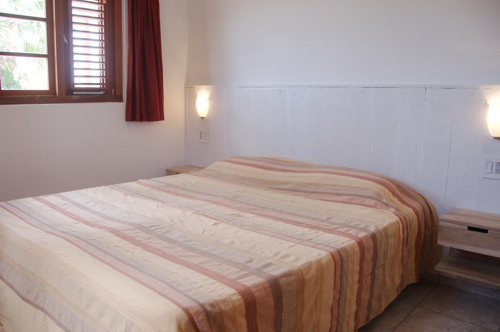 Bantopa Apartments Willemstad Rum bild
